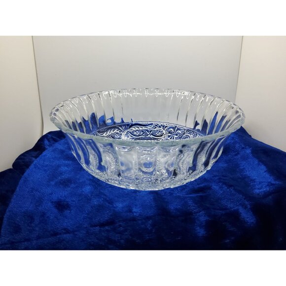 Vintage kig malaysia trellis pattern serving bowl. - Picture 2 of 3